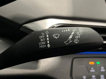 VOLKSWAGEN ID.4 Pure 52Kwh Life Suv 5Dr Electric Auto (148 Ps)