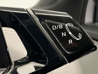 VOLKSWAGEN ID.4 Pure 52Kwh Life Suv 5Dr Electric Auto (148 Ps)