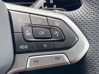 VOLKSWAGEN TIGUAN 2.0 Tdi R-Line Suv 5Dr Diesel Dsg Euro 6 (S/S) (150 Ps)