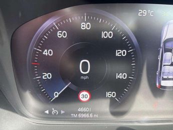 VOLVO XC40 2.0 T4 R Design Pro 5Dr Geartronic