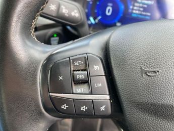 FORD KUGA 2.5H Duratec Vignale Suv 5Dr Petrol Hybrid Cvt Euro 6 (S/S) (190