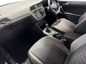 VOLKSWAGEN TIGUAN 1.5 Tsi R-Line Suv 5Dr Petrol Dsg Euro 6 (S/S) (150 Ps)