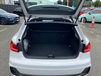 AUDI A1 1.0 Tfsi 30 S Line Sportback 5Dr Petrol S Tronic Euro 6 (S/S) (1