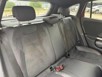 MERCEDES-BENZ GLA Gla 200 Amg Line Executive 5Dr Auto