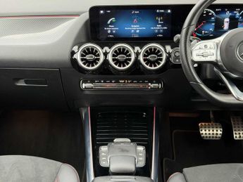 MERCEDES-BENZ GLA Gla 200 Amg Line Executive 5Dr Auto