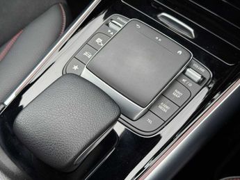 MERCEDES-BENZ GLA Gla 200 Amg Line Executive 5Dr Auto