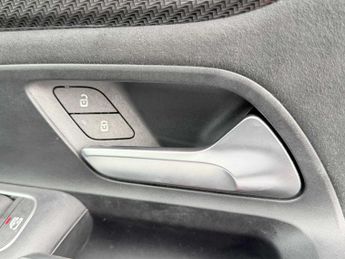 MERCEDES-BENZ GLA Gla 200 Amg Line Executive 5Dr Auto