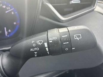 TOYOTA COROLLA 1.8 Vvt-I Hybrid Excel 5Dr Cvt