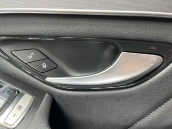MERCEDES-BENZ GLC Glc 300E 4Matic Amg Line 5Dr 9G-Tronic