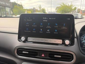 HYUNDAI KONA 64Kwh Premium Suv 5Dr Electric Auto (10.5Kw Charger) (204 Ps)