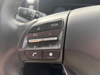 HYUNDAI KONA 64Kwh Premium Suv 5Dr Electric Auto (10.5Kw Charger) (204 Ps)