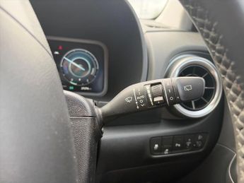 HYUNDAI KONA 64Kwh Premium Suv 5Dr Electric Auto (10.5Kw Charger) (204 Ps)