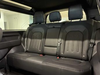 LAND ROVER DEFENDER 2.0 P300 X-Dynamic Se 90 3Dr Auto