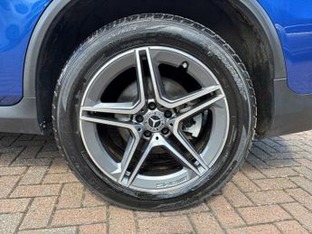 MERCEDES-BENZ GLC COUPE Glc 300 4Matic Amg Line 5Dr 9G-Tronic