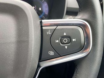 VOLVO XC40 2.0 B4P Plus Dark 5Dr Awd Auto