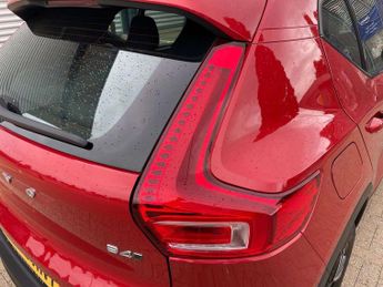 VOLVO XC40 2.0 B4P Plus Dark 5Dr Awd Auto