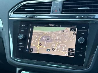 VOLKSWAGEN TIGUAN 2.0 Tdi Life Suv 5Dr Diesel Dsg Euro 6 (S/S) (150 Ps)
