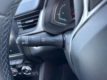 RENAULT CAPTUR 1.6 E-Tech Evolution Suv 5Dr Petrol Hybrid Auto Euro 6 (S/S) (14