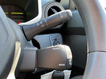 DACIA SPRING 24Kwh Extreme 100 75Kw 5Dr Auto