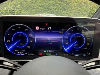 MERCEDES-BENZ EQE Eqe 300 180Kw Amg Line Premium 89Kwh 4Dr Auto