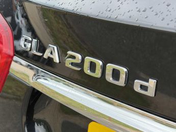 MERCEDES-BENZ GLA Gla 200D 4Matic Amg Line 5Dr Auto