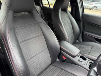 MERCEDES-BENZ GLA Gla 200D 4Matic Amg Line 5Dr Auto