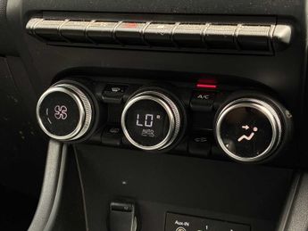 RENAULT CAPTUR 1.6 E-Tech Full Hybrid 145 Techno 5Dr Auto