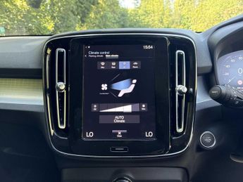 VOLVO XC40 1.5 T3 [163] Momentum 5Dr Geartronic