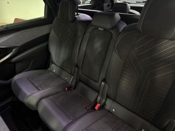 PEUGEOT 5008 73Kwh Gt Suv 5Dr Electric Auto (210 Ps)