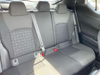 TOYOTA C-HR 1.8 Vvt-H Design Suv 5Dr Petrol Hybrid Cvt Euro 6 (S/S) (122 Ps)