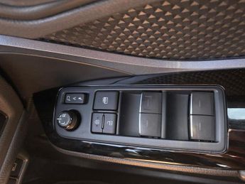TOYOTA C-HR 1.8 Vvt-H Design Suv 5Dr Petrol Hybrid Cvt Euro 6 (S/S) (122 Ps)