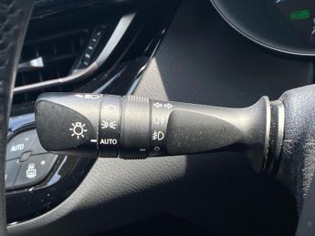 TOYOTA C-HR 1.8 Vvt-H Design Suv 5Dr Petrol Hybrid Cvt Euro 6 (S/S) (122 Ps)