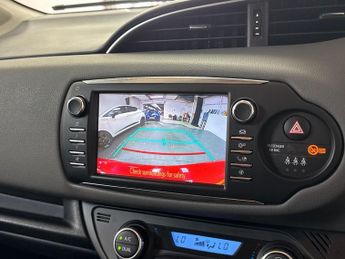 TOYOTA YARIS 1.5 Vvt-H Icon Hatchback 5Dr Petrol Hybrid E-Cvt Euro 6 (S/S) (1