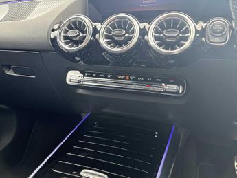 MERCEDES-BENZ GLA Gla 180 Amg Line Premium 5Dr Auto