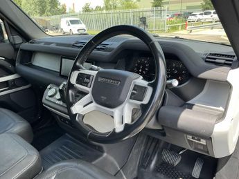 LAND ROVER DEFENDER 3.0 D300 Hard Top Se Auto [3 Seat]