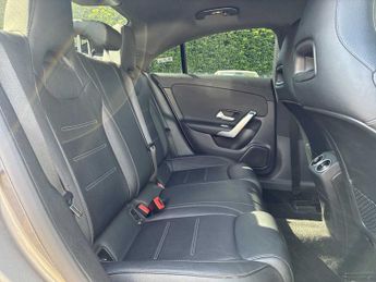MERCEDES-BENZ CLA Cla 200 Amg Line Executive 4Dr Tip Auto