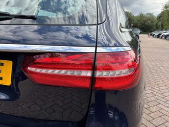 MERCEDES-BENZ E CLASS E220D Amg Line 5Dr 9G-Tronic