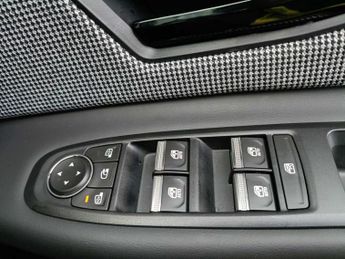 RENAULT 4 110Kw Iconic+ 52Kwh Comfort Range 5Dr Auto