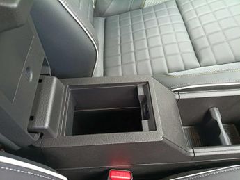 RENAULT 4 110Kw Iconic+ 52Kwh Comfort Range 5Dr Auto