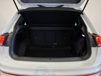 VOLKSWAGEN TIGUAN 1.5 Tsi R-Line Edition Suv 5Dr Petrol Dsg Euro 6 (S/S) (150 Ps)