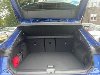VOLKSWAGEN T-ROC 1.5 Etsi Mhev R-Line Suv 5Dr Petrol Hybrid Dsg Euro 6 (S/S) (150