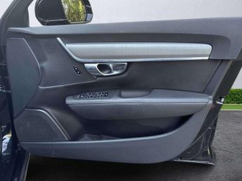 VOLVO S90 2.0 D4 Momentum 4Dr Geartronic