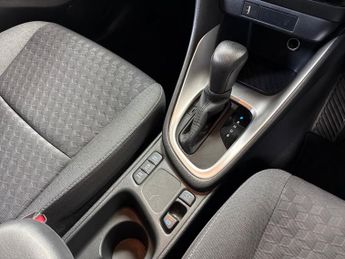 TOYOTA YARIS Toyota Yaris 1.5 Hybrid Design 5Dr Cvt