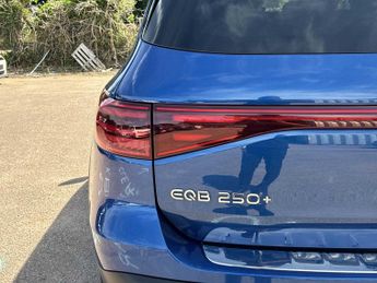 MERCEDES-BENZ EQB Eqb 250+ 140Kw Sport Executive 70.5Kwh 5Dr Auto