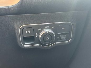 MERCEDES-BENZ EQB Eqb 250+ 140Kw Sport Executive 70.5Kwh 5Dr Auto