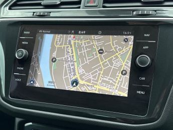 VOLKSWAGEN TIGUAN 1.5 Tsi R-Line Suv 5Dr Petrol Dsg Euro 6 (S/S) (150 Ps)
