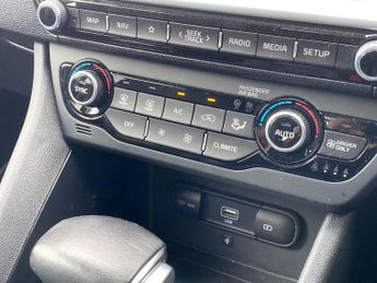 KIA NIRO 1.6 Gdi Phev 3 5Dr Dct