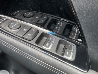 KIA NIRO 1.6 Gdi Phev 3 5Dr Dct