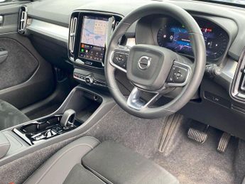 VOLVO XC40 2.0 B4P Plus Dark 5Dr Auto