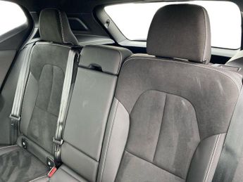 VOLVO XC40 2.0 B4P Plus Dark 5Dr Auto